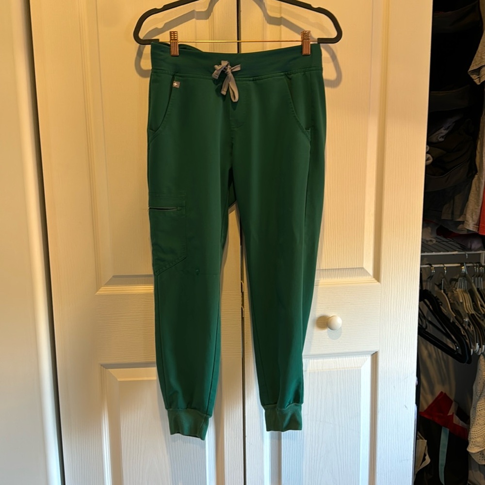 FIGS hunter green small petite Zamora joggers